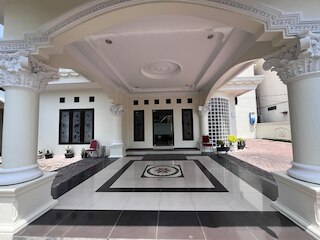 デ ヌサンタラ ホテル シャリア