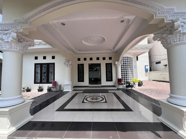 デ ヌサンタラ ホテル シャリア