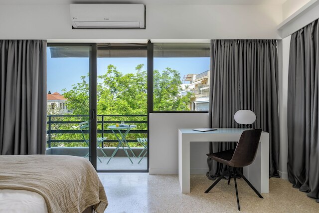 モモ スイーツ アクロポリス バイ オーラ ホームズ