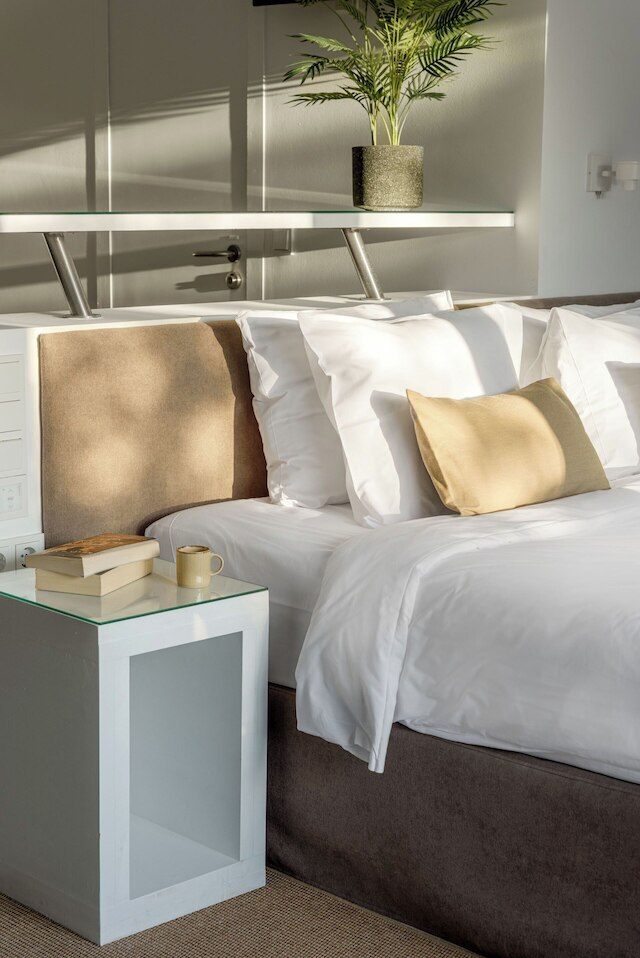 モモ スイーツ アクロポリス バイ オーラ ホームズ