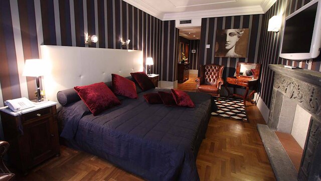 ジ イン アット ザ スパニッシュ ステップス エレガント コレクション - ザ ジュエル