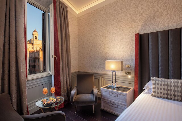 ジ イン アット ザ スパニッシュ ステップス エレガント コレクション - ザ ジュエル