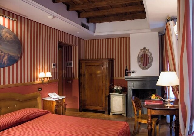 ジ イン アット ザ スパニッシュ ステップス エレガント コレクション - ザ ジュエル