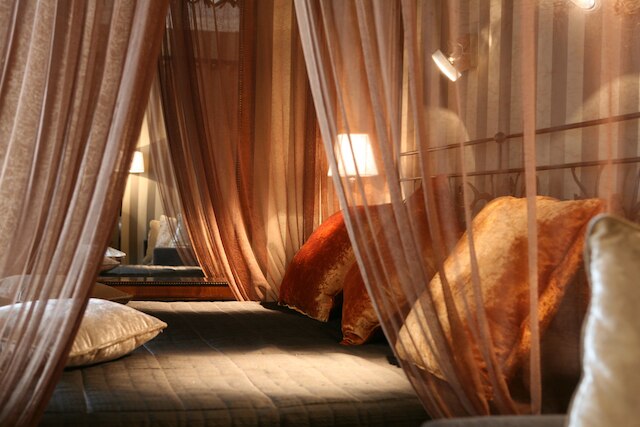 ジ イン アット ザ スパニッシュ ステップス エクスクルーシブ コレクション - ロベルト ディ リエンツォ