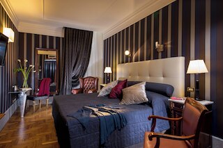 ジ イン アット ザ スパニッシュ ステップス エクスクルーシブ コレクション - ロベルト ディ リエンツォ