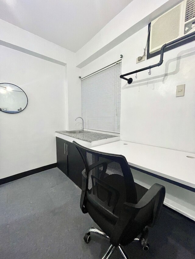 ダブル ワン コリビング アンド コワーキング ホステル