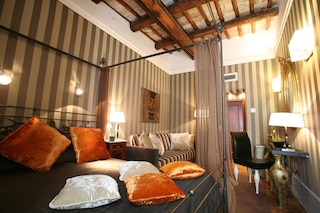 ジ イン アット ザ スパニッシュ ステップス プレステージ コレクション - ザ パール