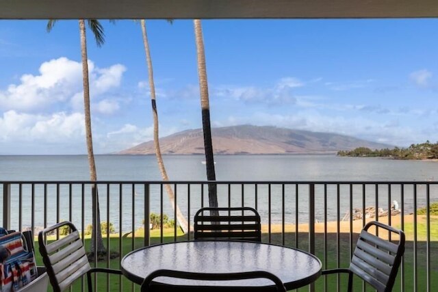 ロイヤル マウイアン, #207 2 ベッドルーム コンド