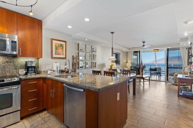 ロイヤル マウイアン, #207 2 ベッドルーム コンド