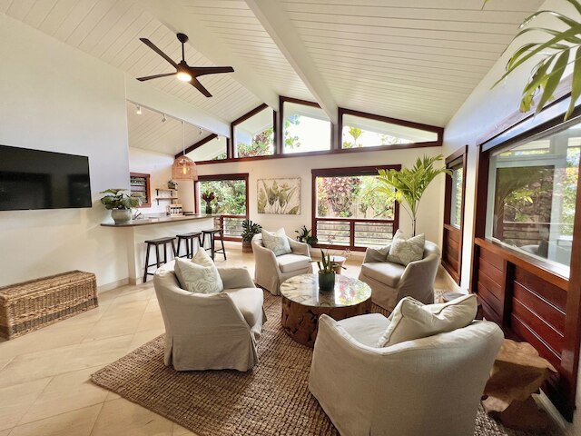 ハレ アク 4 ベッドルーム ホーム