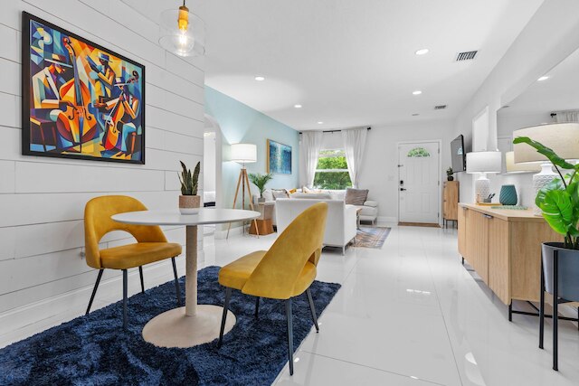 アートハウス フリー ストックド キッチン アンド フェンスド ヤード