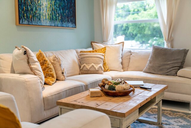 アートハウス フリー ストックド キッチン アンド フェンスド ヤード