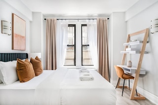 73-318 ニュー スタジオ UWS ドアマン ジム