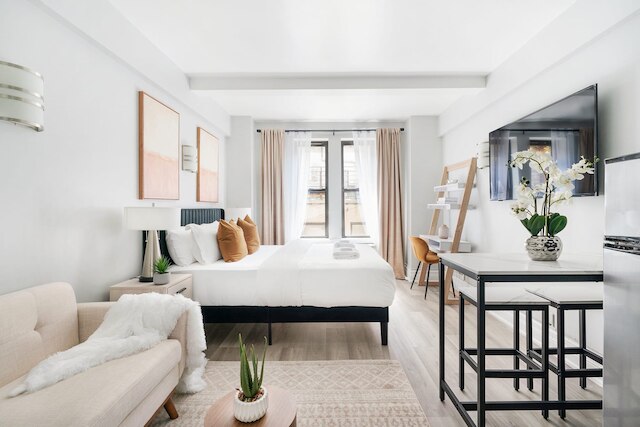 73-318 ニュー スタジオ UWS ドアマン ジム