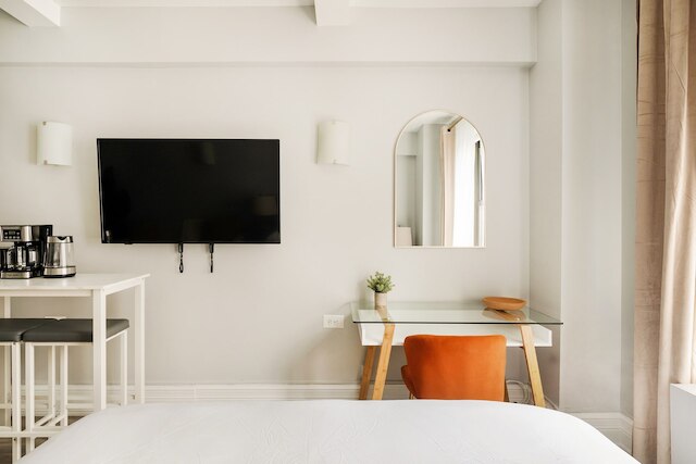 73-518 ニューリー リノベーション スタジオ UWS ドアマン ジム ランドリー