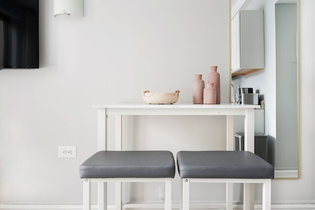 73-819 ニュー スタジオ UWS ドアマン ジム