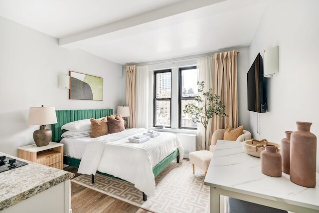 73-819 ニュー スタジオ UWS ドアマン ジム