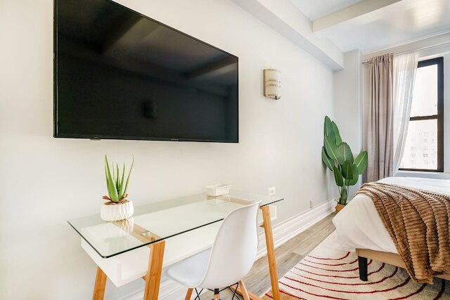 73-1120 ニュー スタジオ UWS ドアマン ジム