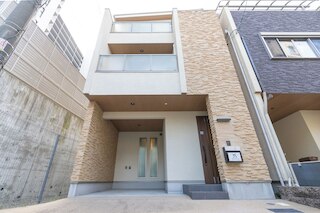 It' ta de ChouChou - Self Check-In Only