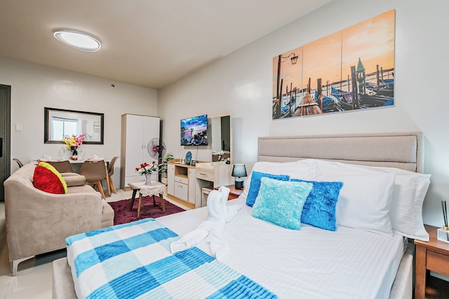 プレシャス フローランジョー シック ニュー スタジオ ウィズ ベスト ケア