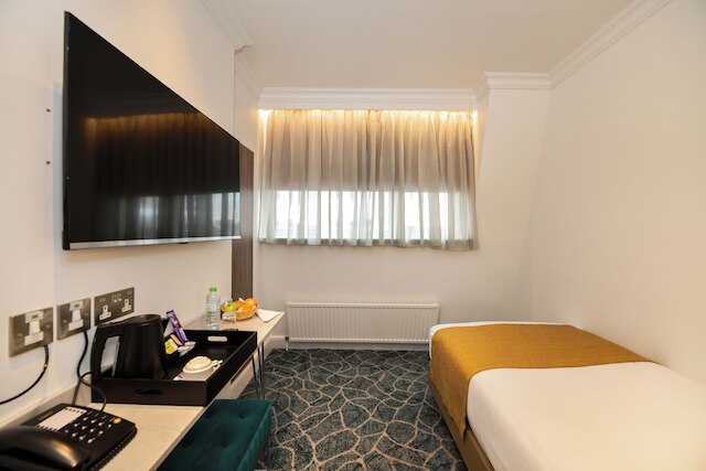 クイーンズパーク プレミア ロンドン ハイドパーク