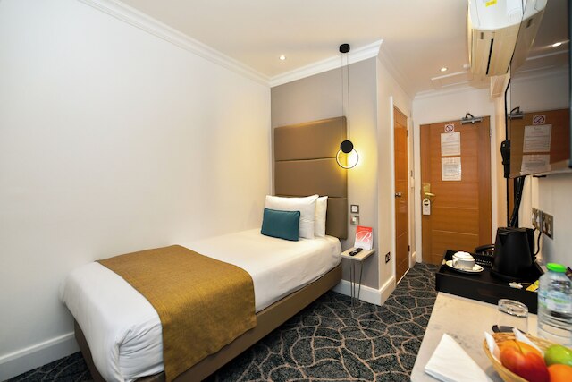 クイーンズパーク プレミア ロンドン ハイドパーク