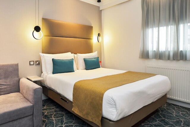 クイーンズパーク プレミア ロンドン ハイドパーク