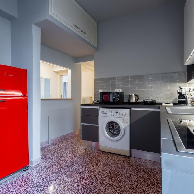 フライデー ヴィーナス ラグジュアリー アパートメント