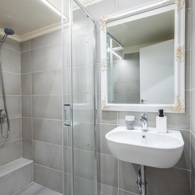 フライデー ヴィーナス ラグジュアリー アパートメント