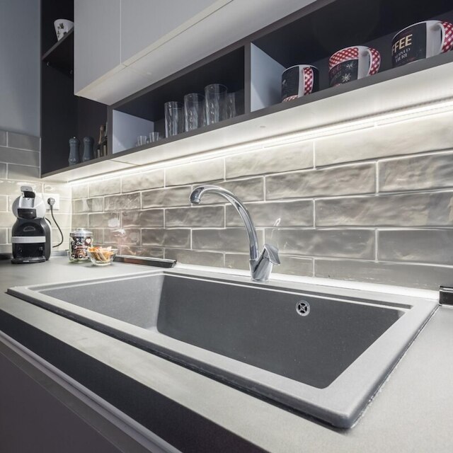 フライデー ヴィーナス ラグジュアリー アパートメント