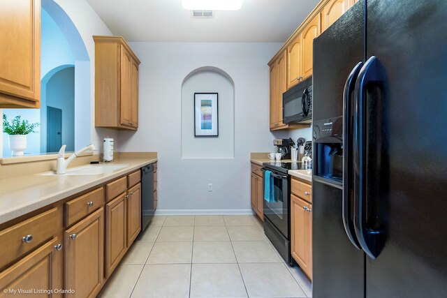 コージー ビスタ ケイ コンド, ライト ネクスト トゥ クラブハウス!