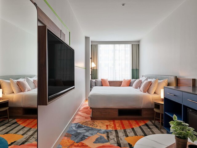 ザ クラレンス ホテル シドニー