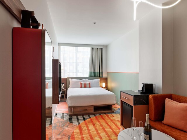 ザ クラレンス ホテル シドニー