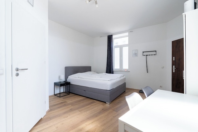 ファーアウェイ スタジオ 43