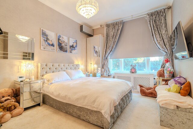 ウォーム & ウェルカミング ロンドン エスケープ ウィズ ホーム タッチズ