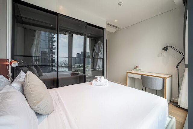 ザ オペラ レジデンス - プール & サウナ