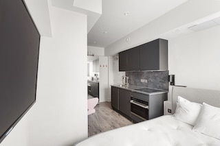 モダン スタジオ アット インバーネス テラス