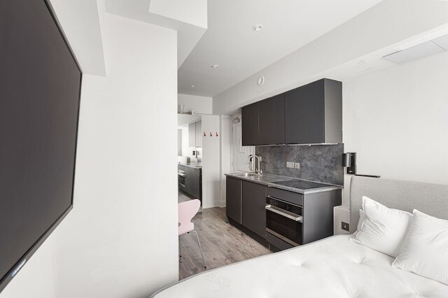 モダン スタジオ アット インバーネス テラス