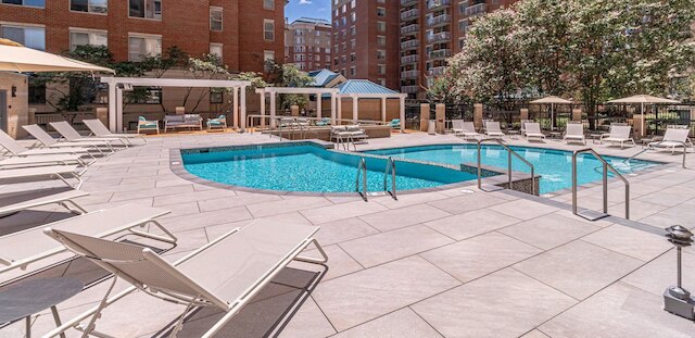 コージー アパートメント ステップス フロム ザ メトロ