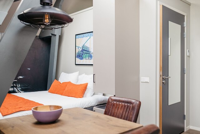 YAYS アムステルダム マリタイム バイ ヌマ