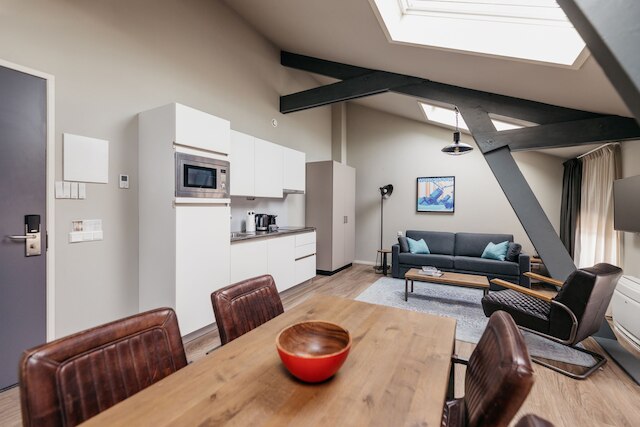 YAYS アムステルダム マリタイム バイ ヌマ