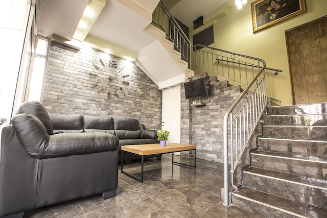 ラガーディア ホテル