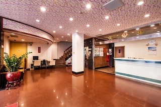 ルエイ グン ビジネス ホテル (瑞宮商務旅館)