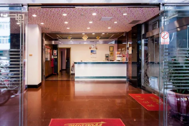 ルエイ グン ビジネス ホテル (瑞宮商務旅館)