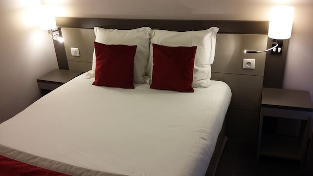 アケナ シティ パリ ノール セント ウィズ