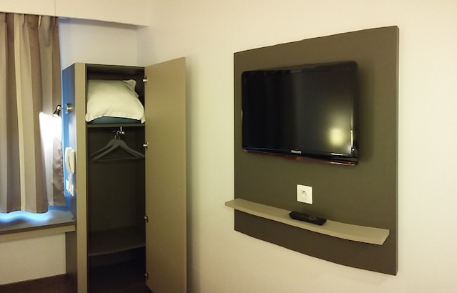 アケナ シティ パリ ノール セント ウィズ