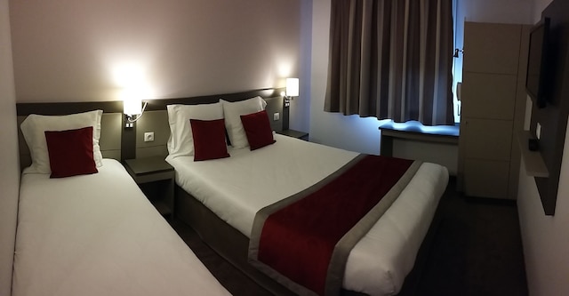 アケナ シティ パリ ノール セント ウィズ