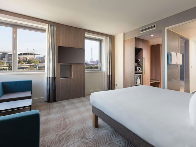 ノボテル パリ サン ドニ スタッド バジリク