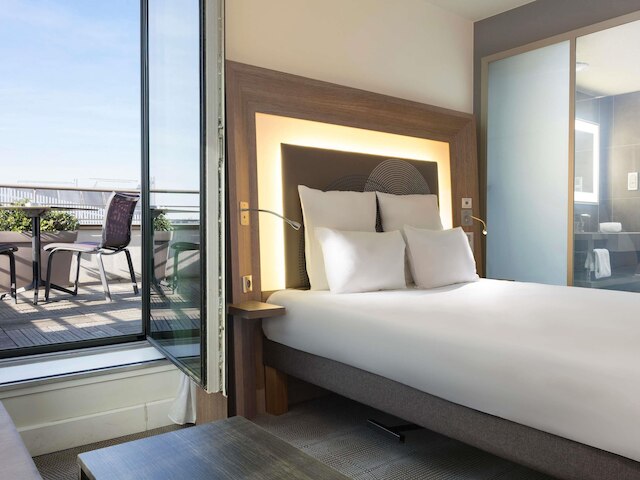 ノボテル パリ サン ドニ スタッド バジリク