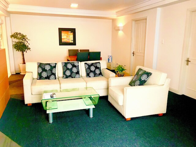 サイゴン アパートメンツ